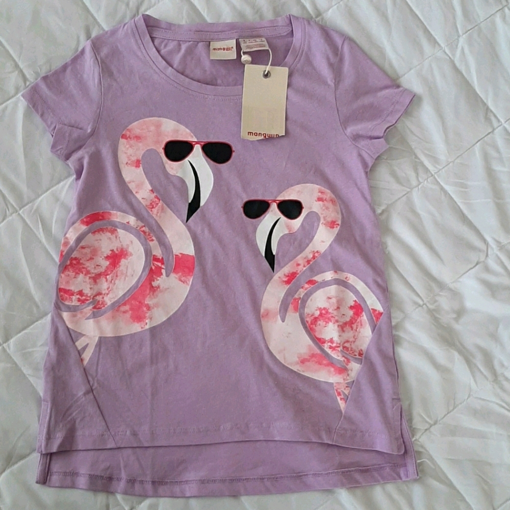 Manguun teens tshirt.  Size m.